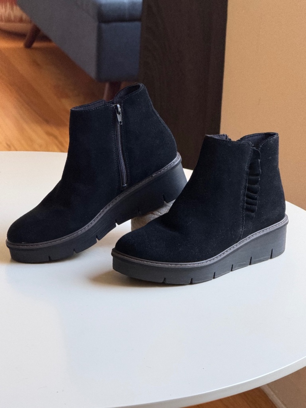 Clarks Airabell Zip Black Suede Wedge Ankle Booties - Like New Size 9.5M